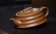 《步步高升》宜興紫砂壺工藝美術(shù)師手工黃金段茶壺