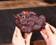 《鴻運(yùn)當(dāng)頭蟾》