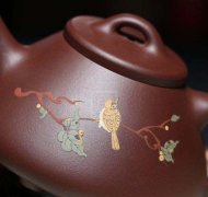 《石瓢泥繪鳥》宜興紫砂壺名師工藝美術(shù)師手工紫泥金絲西施泡茶壺